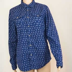Free Planet Shirt with Small Dot Flowers Design